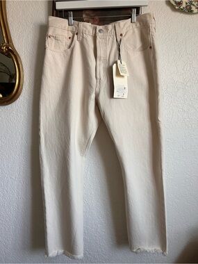 NWT Levi's Cream Straight Jeans